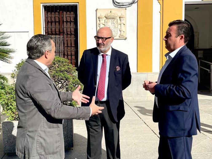 Los miembros de Vox ante los juzgados de Alcalá