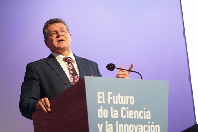 El vicepresidente de Relaciones Interinstitucionales y Prospectiva de la Comisión Europea, Maros Sefcovic, interviene en la jornada Diálogo sobre el Futuro de la Ciencia y la Innovación Euskadi en la Universidad del País Vasco, a 18 de octubre de 2021, 