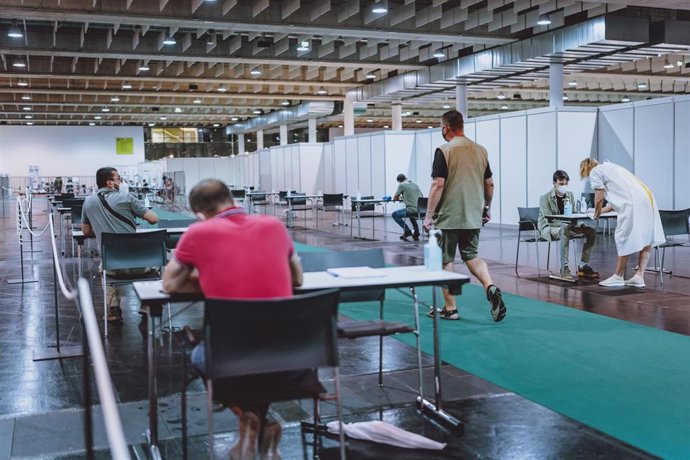 Archivo - Centro de vacunación de coronavirus en Austria 