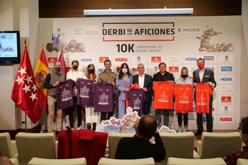 La vicealcaldesa de Madrid, Begoña Villacís, en el derbi de las aficiones