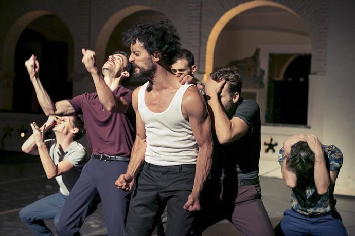 Archivo - Málaga.- La danza de Isabel Vázquez recala en el Teatro Cánovas con el montaje 'La maldición de los hombres Malboro'