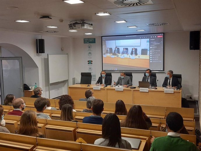 La Universidad San Jorge inaugura el Máster en Dirección y Gestión de Empresas respaldado por una veintena de entidades.