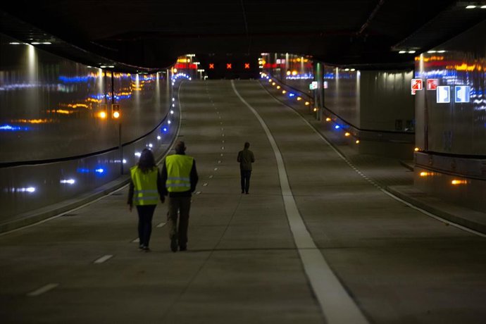Interior del túnel de Glries, a 3 de noviembre de 2021, en Barcelona, Catalunya (España). Tras seis años de perforación, este 6 de noviembre se producirá la apertura oficial de este túnel que cruzará la plaza de las Glries de Barcelona en sentido Bes
