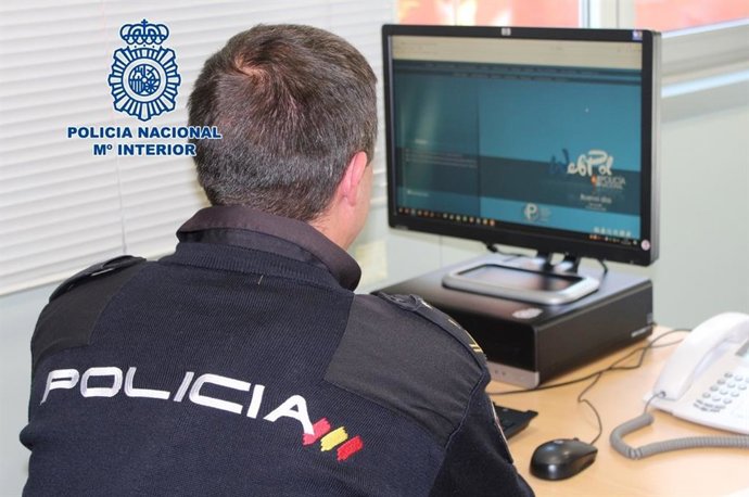 Agente de la Policía Nacional en una imagen de archivo.