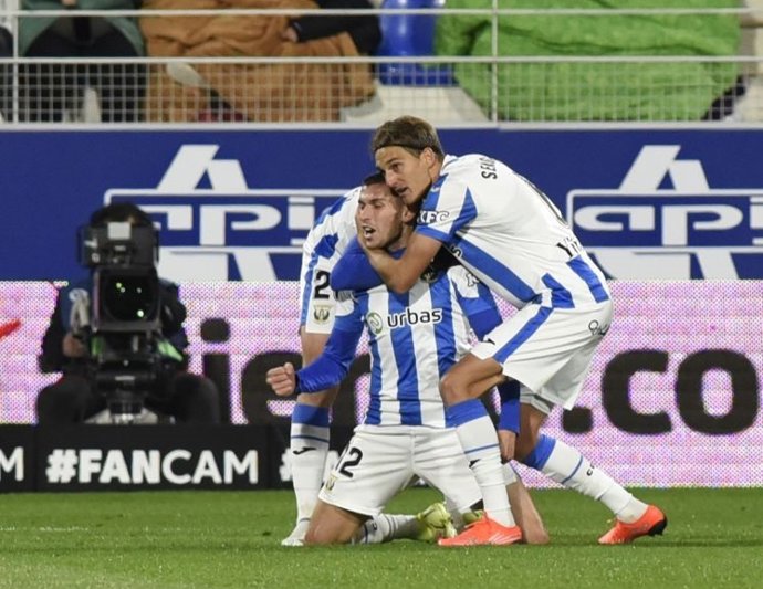 Lazar Randjelovic celebra el primer tanto del Leganés ante el Huesca en El Alcoraz