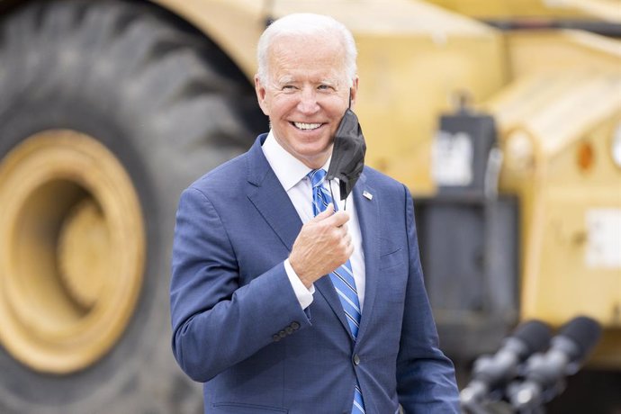 Archivo - October 5, 2021, Howell, Michigan, USA: President JOE BIDEN walks onstage before speaking about his Build Back Better agenda and the $1.2 trillion Infrastructure Investment and Jobs Act at the International Union of Operating Engineers Local 3