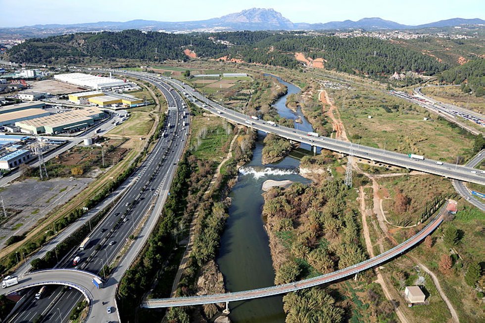 Vista aérea del río Llobregat en Barcelona.