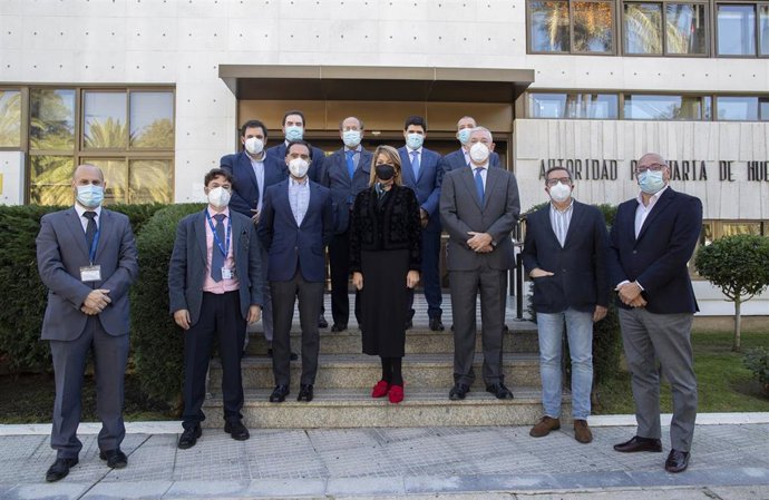 El puerto de Huelva y Renfe Mercancías analizan la puesta en marcha de una autopista ferroviaria Huelva-Madrid-Zaragoza.