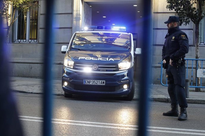 Archivo - Un furgón de la Policía Nacional entra en el Tribunal Supremo antes del inicio del juicio del procés contra los políticos independentistas catalanes 