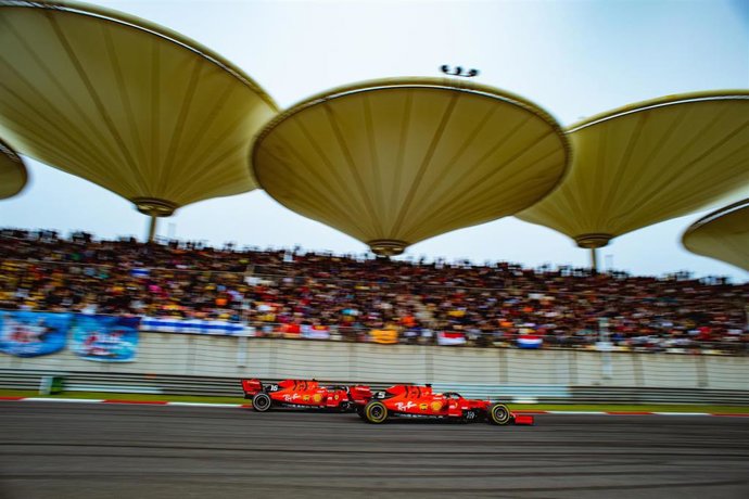 Archivo - Charles Leclerc en el Gran Premio de China de F1 en 2019