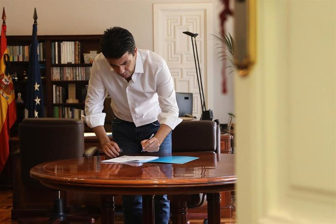 Archivo - El presidente de la Diputación, Carlos Mazón