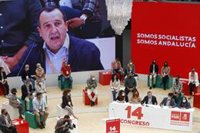 Ruiz Espejo preside la Mesa del Congreso del PSOE-A junto a la exalcaldesa de Córdoba y el alcalde de Granada