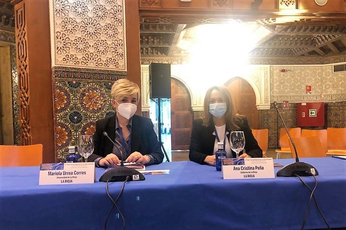 La directora general de Fondos Europeos y Oficina en Bruselas, Cristina Peña, participa en Sevilla en la conferencia 'El papel de las regiones en la gobernanza europea'