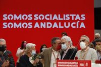 Espadas reivindica a los fundadores del PSOE-A hace 44 años y contará con Escuredo y Rubiales en la nueva etapa