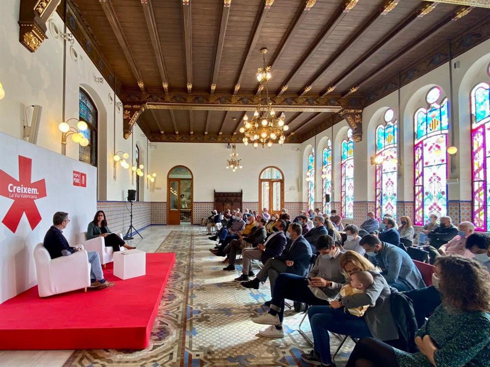 Acto de debate sobre las enmiendas que ha presentado la militancia de la ciudad de Valncia a la ponencia marco del congreso del PSPV