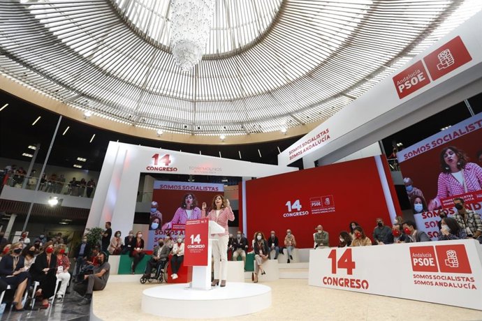 La ministra de Hacienda, María Jesús Montero, interviene en el 14 Congreso Regional del PSOE-A, en el acto inaugural en Torremolinos (Málaga).