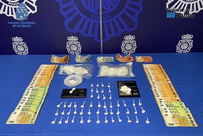 Material incautado durante los registros policiales llevados a cabo para la desarticulación de un grupo criminal.