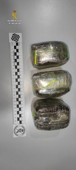 Detenidos en Melilla tres individuos, uno menor de edad, por tráfico de drogas