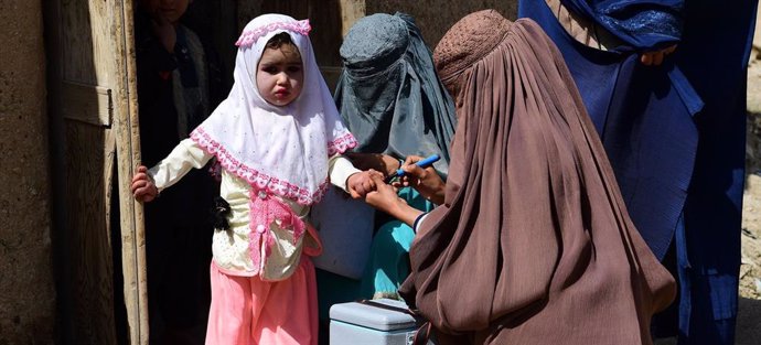 Campaña de vacunacion contra la poliomielitis en Afganistán