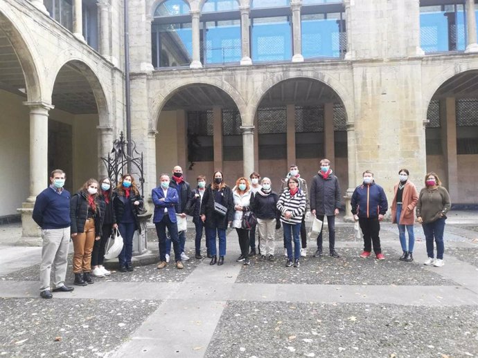 Recepción del grupo en el Departamento de Educación