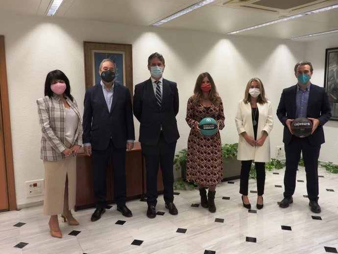 Presentación de la colaboración de Cajasur con la Federación Andaluza de Baloncesto y Cruz Roja