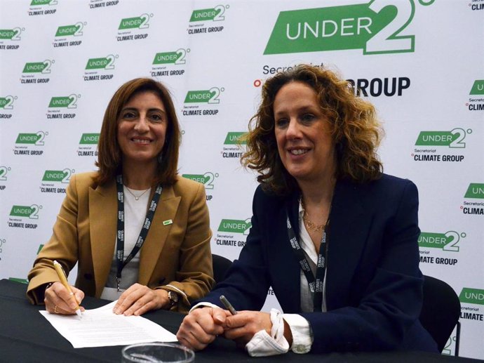 La conselleira de Medio Ambiente, Ángeles Vázquez, firma el Memorando de Entendemento Under2 2021