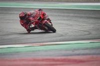 Bagnaia gana fácil y Mir se anima en Portimao