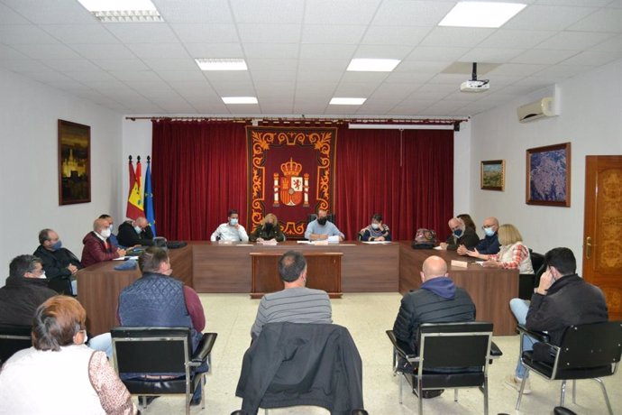 Nueva reunión del ayuntamiento con representantes vecinales de Añover de Tajo para planificar los actos que se llevaran a cabo a lo largo del 2022 para celebrar los 800 años del nacimiento oficial.