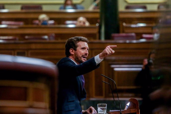 El líder del PP, Pablo Casado, interviene en una sesión plenaria en el Congreso de los Diputados, a 3 de noviembre de 2021, en Madrid, (España). 
