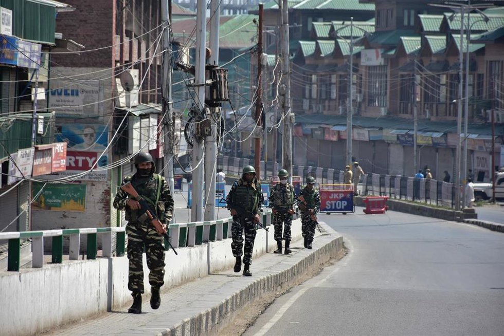 Archivo - Soldados indios en Srinagar, Cachemira