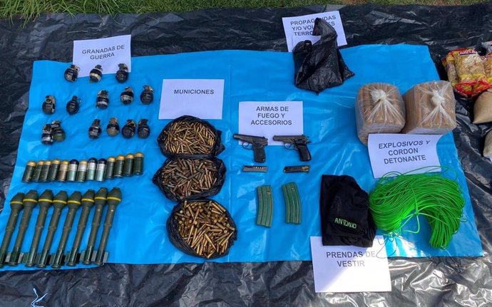 Imagen de las armas y munición requisadas a Sendero Luminoso por la Policía peruana
