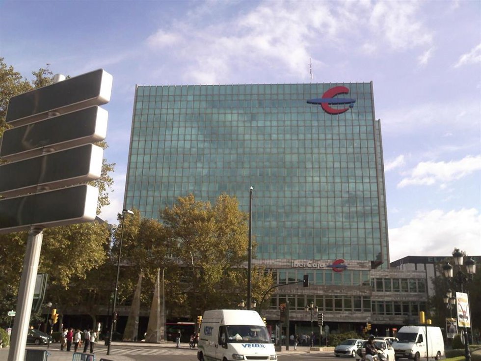 Archivo - La sede central de Ibercaja en Zaragoza