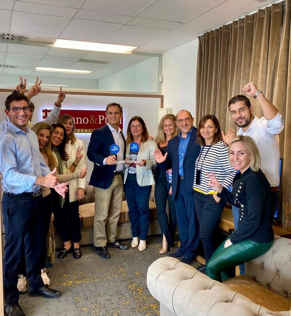 Cano&Pujol es una empresa familiar fundada por David Cano y Eva Pujol que apuesta por las alianzas y la colaboración entre inmobiliarias para conseguir llegar más lejos.