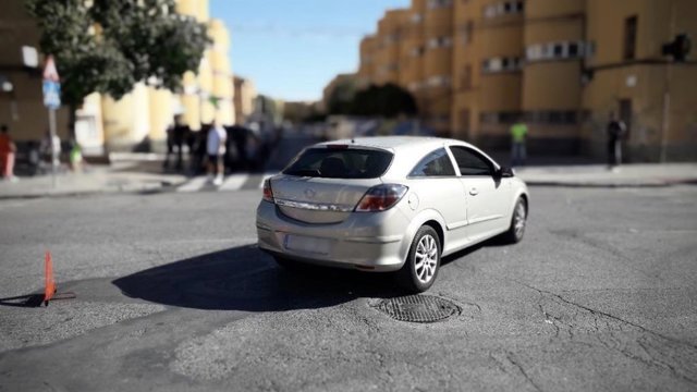 Localizado un conductor fugado que colisionó con otro vehículo en el barrio Los Palmerales de Elche