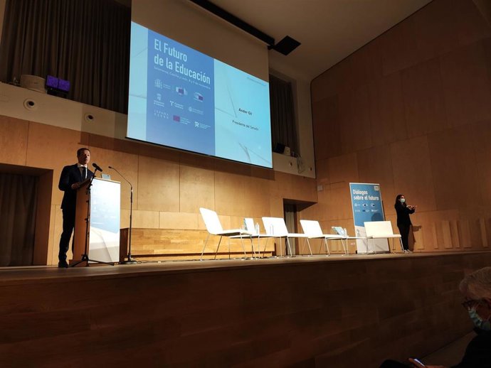 El presidente del Senado, Ander Gil, en el foro sobre educación en Salamanca.