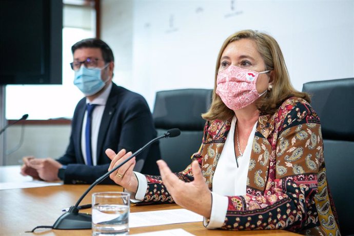 La consejera de Educación, Cultura y Deportes del Gobierno de Castilla-La Mancha, Rosa Ana Rodríguez, en rueda de prensa