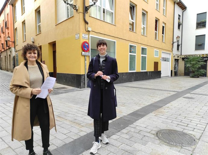 Las concejalas del Grupo Municipal Popular en el Ayuntamiento de Logroño, Celia Sanz y Patricia Lapeña, alertan de que el control de acceso de vehículos al Centro Histórico "vuelve a discriminar" a personas con discapacidad