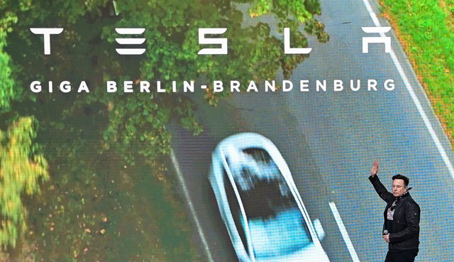 Elon Musk, consejero delegado de Tesla en la fábrica de Berlin