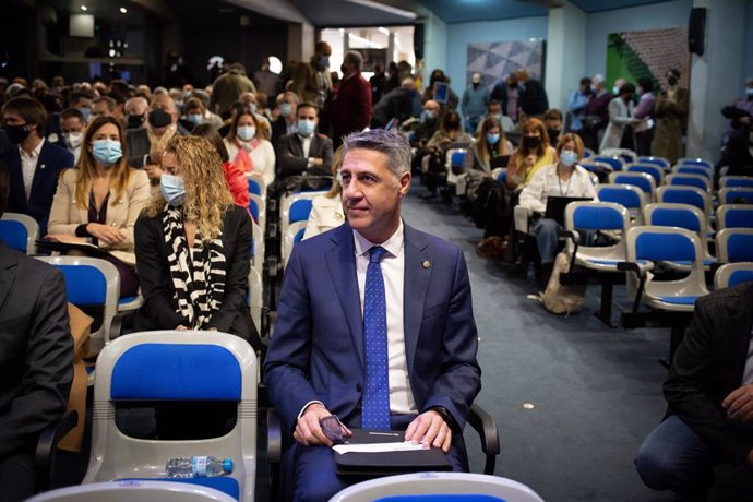 El alcalde de Badalona (Barcelona), Xavier García Albiol, en un pleno extraordinario para debatir la propuesta de moción de censura al alcalde, en el Ayuntamiento de Badalona, a 8 de noviembre de 2021, en Badalona, Barcelona, Catalunya, (España). El Ayu