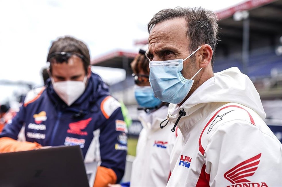 Archivo - Alberto Puig valora los progresos de Pol Espargaró después de un año complicado para el equipo Repsol Honda en MotoGP.