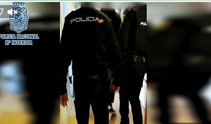 Detenido un hombre por grabar con un móvil dentro de los probadores de ropa de un centro comercial de Leganés