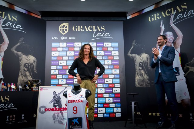 La jugadora de baloncesto Laia Palau anuncia su retirada internacional.