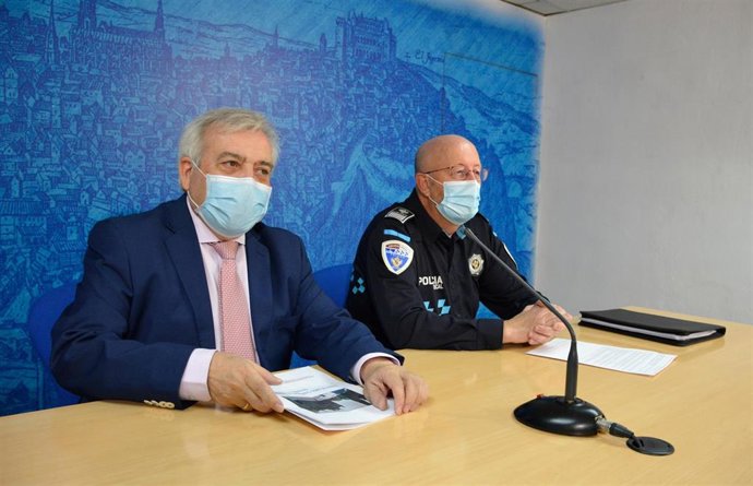 El concejal de Movilidad y Seguridad Ciudadana, Juan José Pérez del Pino, y el intendente jefe de la Policía Local, José Luis Martín.