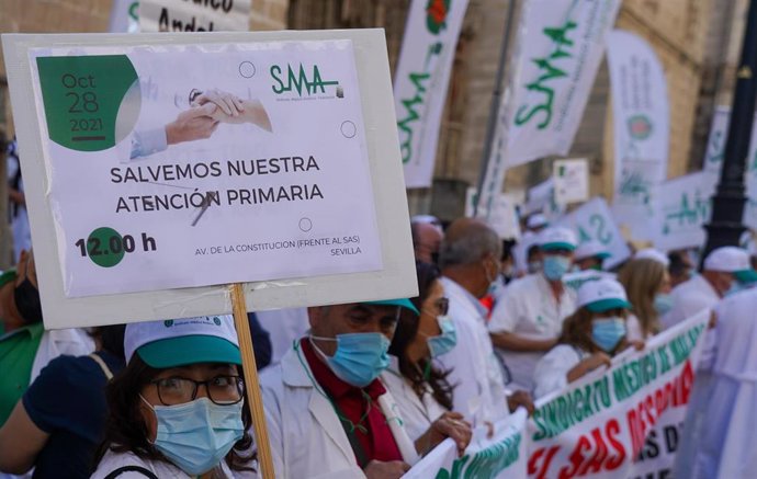 Los médicos claman por el desmantelamiento de la Atención Primaria y piden que no se recorten más derechos asistenciales