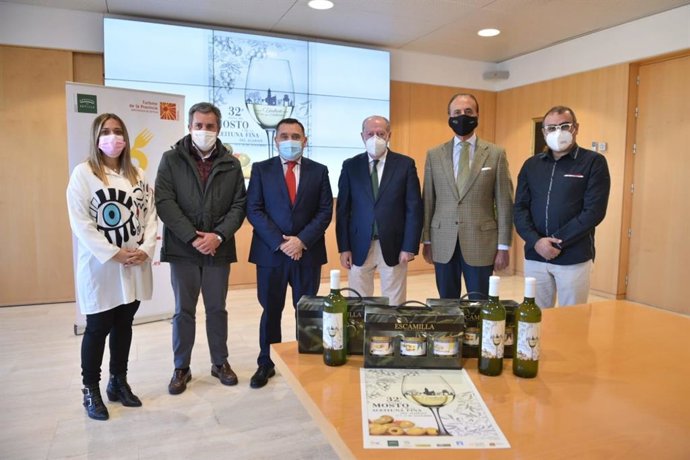 Presentación de la XXXII edición de la Fiesta del Mosto y la Aceituna Fina del Aljarafe en Umbrete.