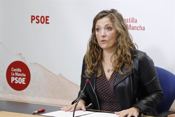 La diputada del grupo socialista en las Cortes de Castilla-La Mancha Charo García Saco .