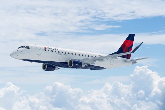 Archivo - Embraer de Delta Airlines