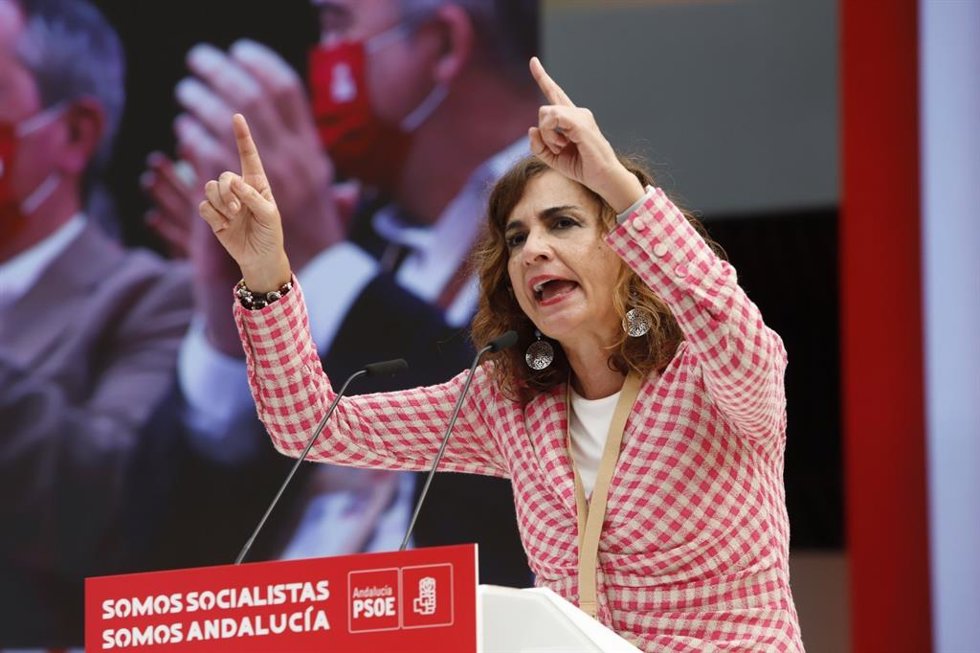 La ministra de Hacienda, María Jesús Montero, este sábado en el congreso de Torremolinos.