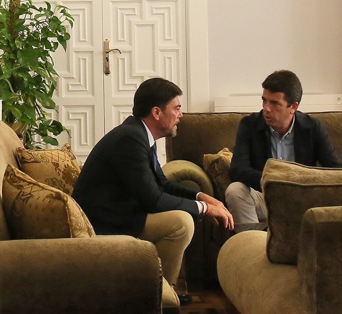 Archivo - Luis Barcala y Carlos Mazón.