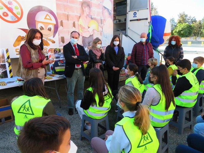 Presentación de la campaña 'Segurit@' en Huelva bajo el lema 'Aprende a Crecer con Seguridad'.